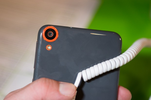 Die Hauptkamera im Desire 820 hat 13 Megapixel. (Bild: Fabian Hamacher/Golem.de)